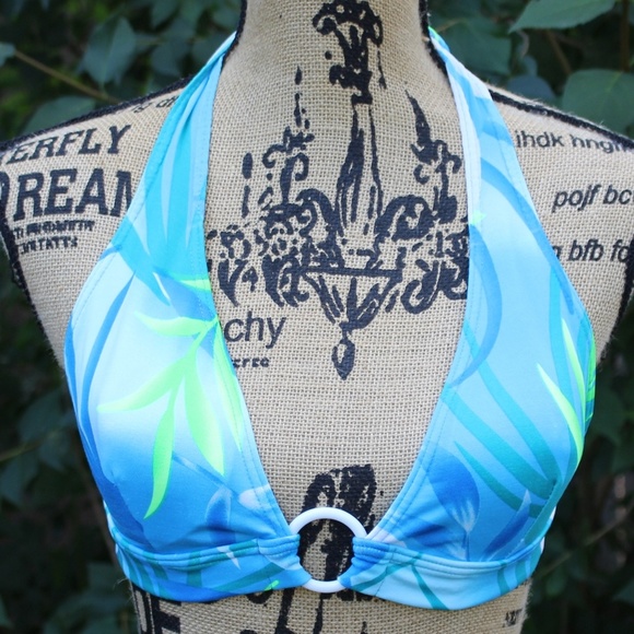 Super cute halter bikini top - Picture 1 of 3